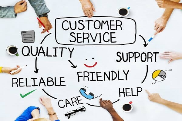 Cải thiện dịch vụ khách hàng là một trong những chiến lược marketing hiệu quả cho nhà hàng